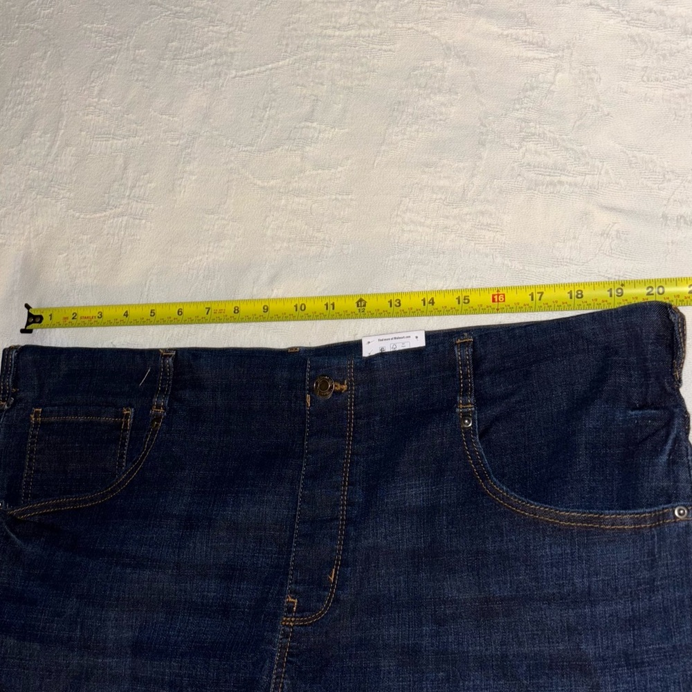 Time and Tru Dark Wash Mid Rise Pull On Denim Jean Shorts Size XXL 20 NWT - Picture 3 of 7